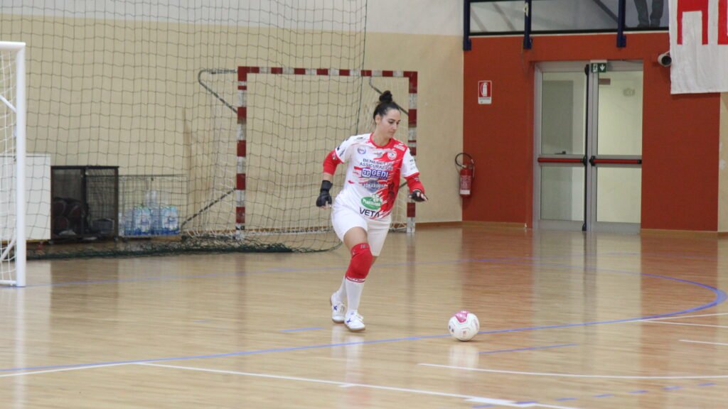 Liliana Nicoletta in azione nella partita contro il TikiTaka