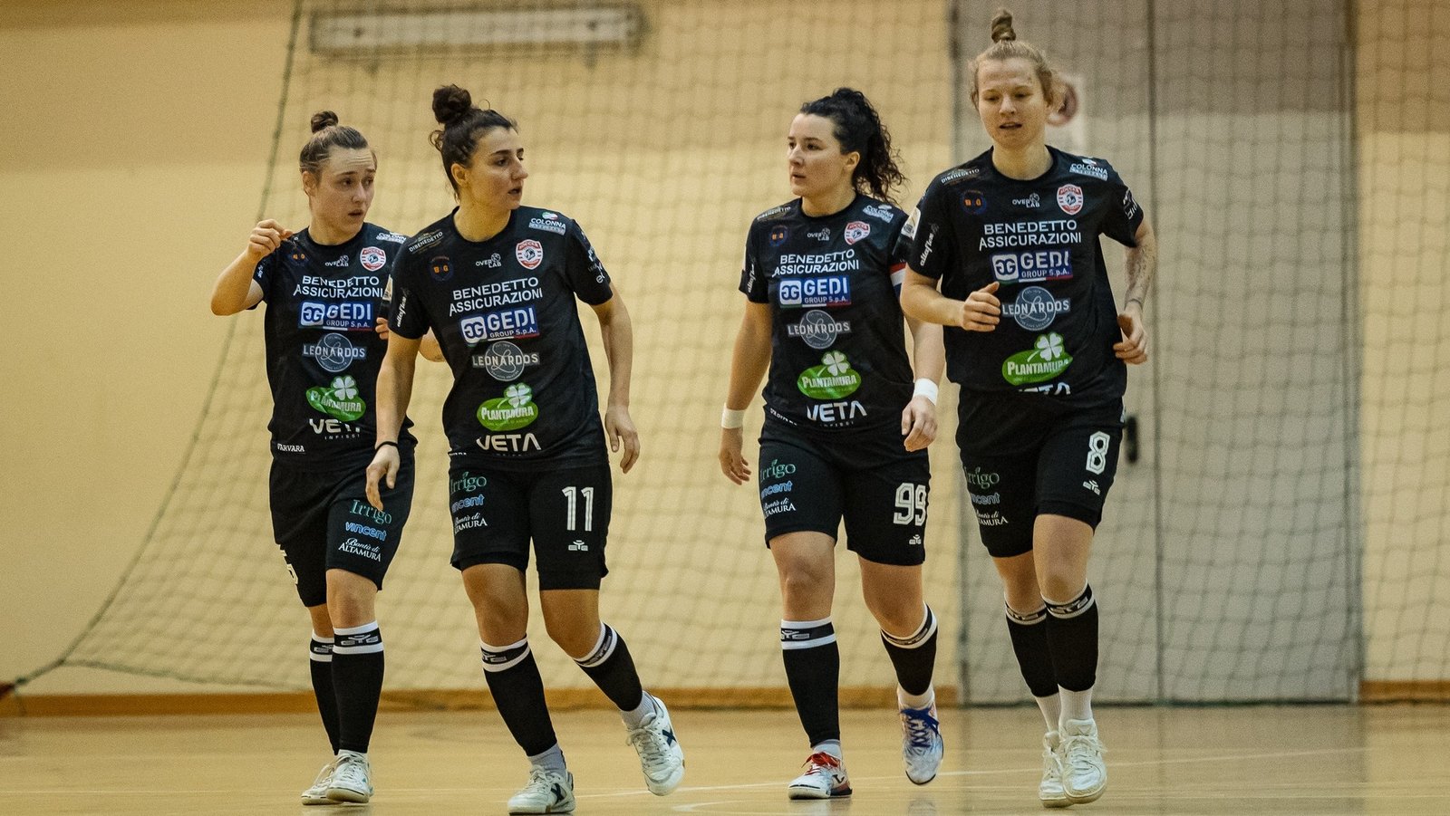 Pezzolla insieme a Kubaszek, Matijević e Szostak durante la partita di Verona