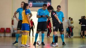 I due capitani con la terna arbitrale