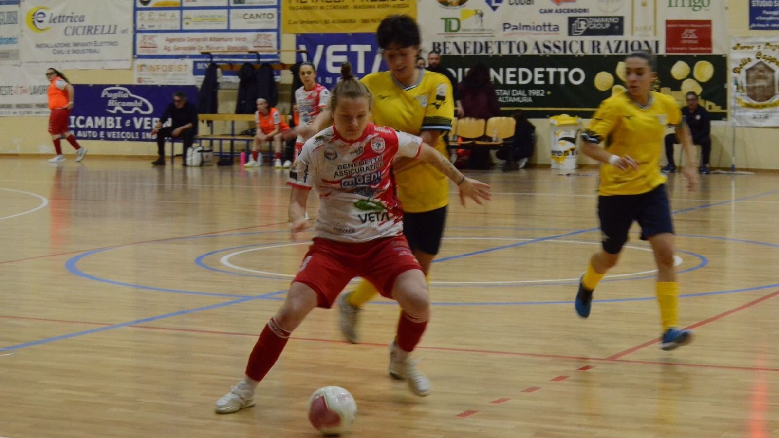 Szostak contrastata da un'avversaria