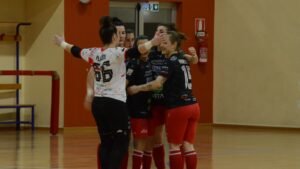 L'esultanza delle giocatrici biancorosse